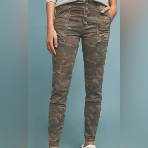 Anthropologie Jefferson Slim Fit
Utility Camo Jeans Women’s Size 30 - Picture 1 of 16